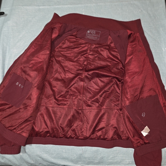 FIGS Sydney Scrub Jacket Maroon Women’s L Technical Collection - Picture 11 of 16
